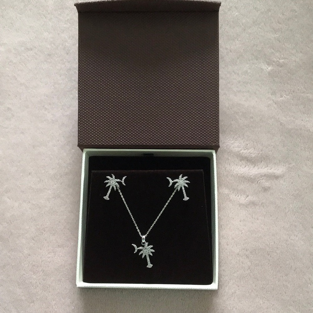 Palmetto necklace with matching earrings